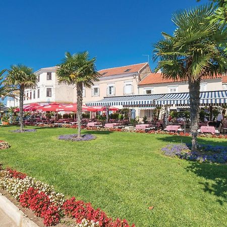 Awesome Apartment In Sveti Filip I Jakov W/ 1 Bedrooms Exterior foto