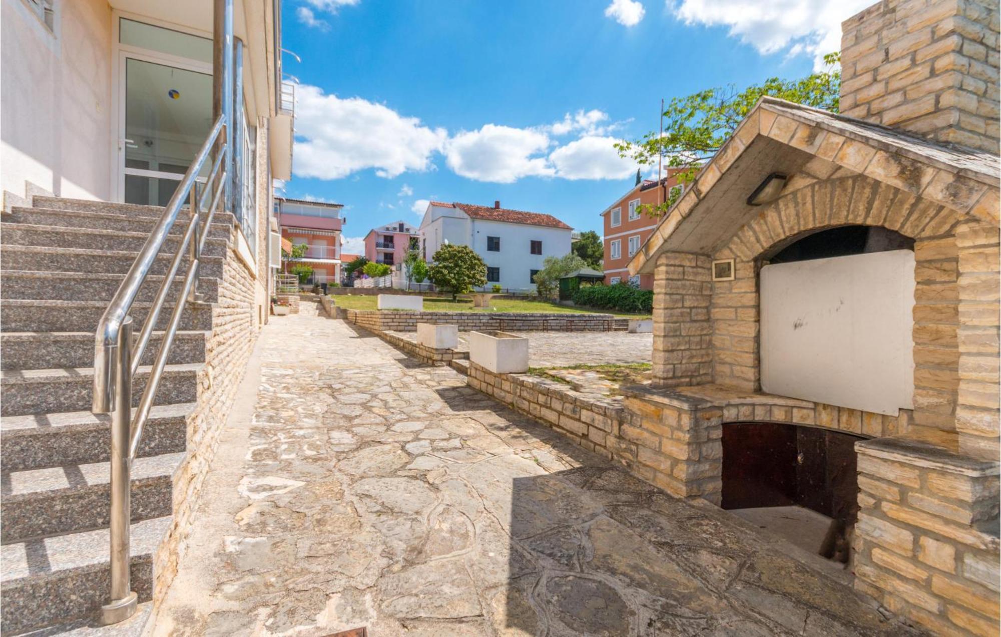 Awesome Apartment In Sveti Filip I Jakov W/ 1 Bedrooms Exterior foto