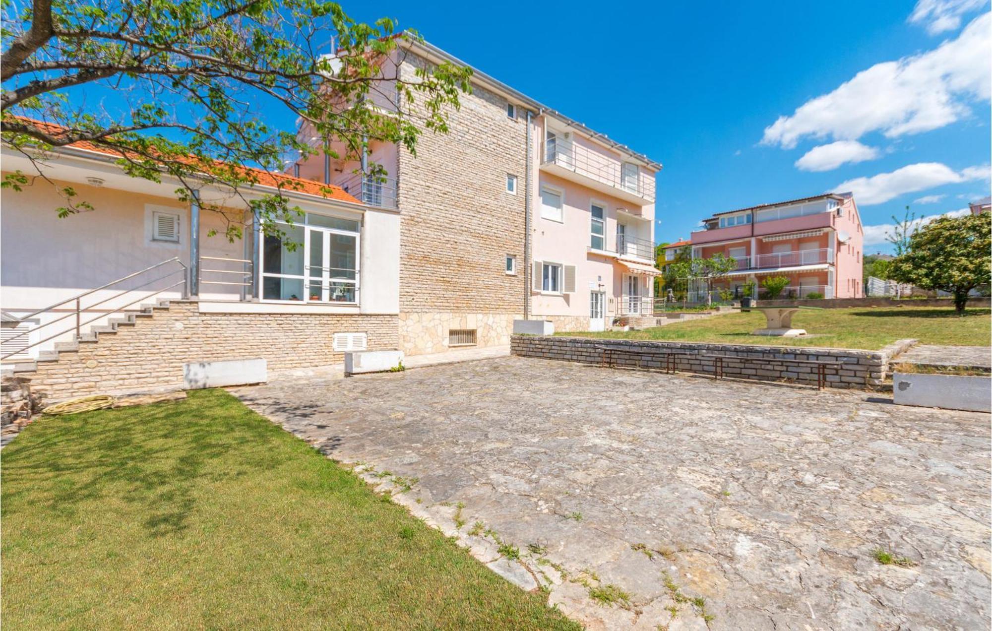 Awesome Apartment In Sveti Filip I Jakov W/ 1 Bedrooms Exterior foto